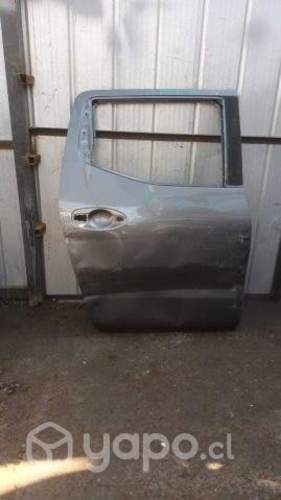 Puerta Np300 trasera RH 1.4