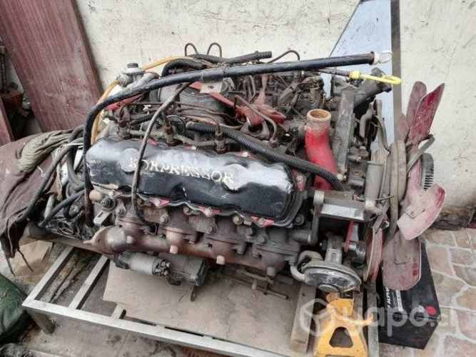 Motor V8 Petrolero
