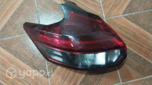 Foco trasero izquierdo Nissan Kicks