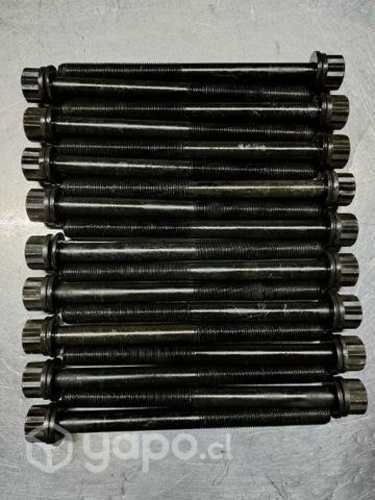 Pernos de culata motor D4CB