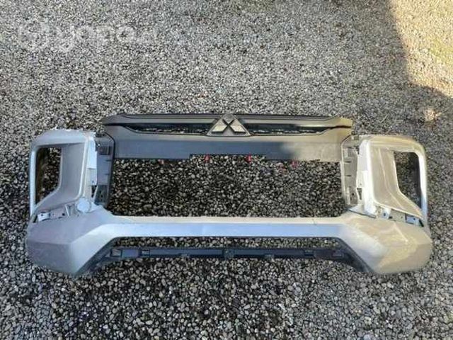 Parachoque delantero Mitsubishi L200