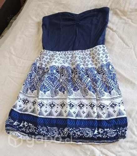 Lotes de vestidos, shorts, camisas, poleras