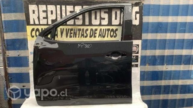 Puerta delantera izquierda Nissan NP300