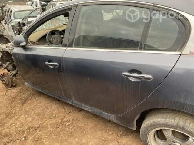 Puerta Renault latitud 2012