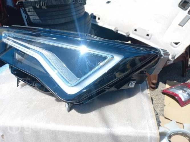 Óptico izquierdo SEAT ATECA original impecable