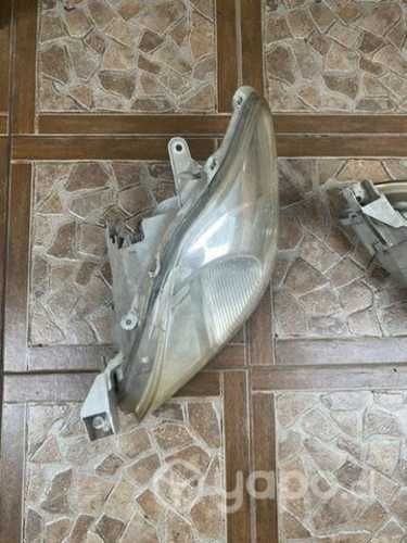 Focos delanteros de Toyota Yaris