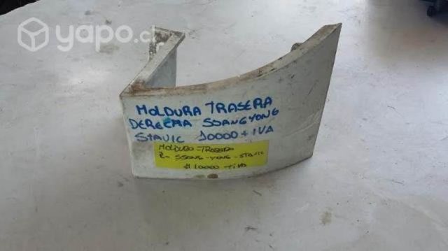 Moldura tras bajo farol foco tras Ssangyong Stavic