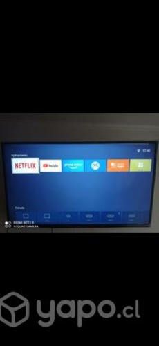 Smart tv 43' BGH con control y base