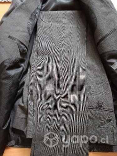 Terno nuevo Van Heusen talla 48 color gri