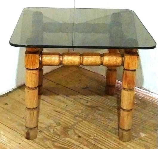 Mesa lateral madera torneada y vidrio