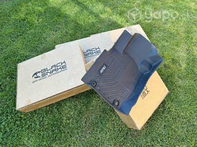 Pisos calce perfecto Toyota Hilux 2016-2023