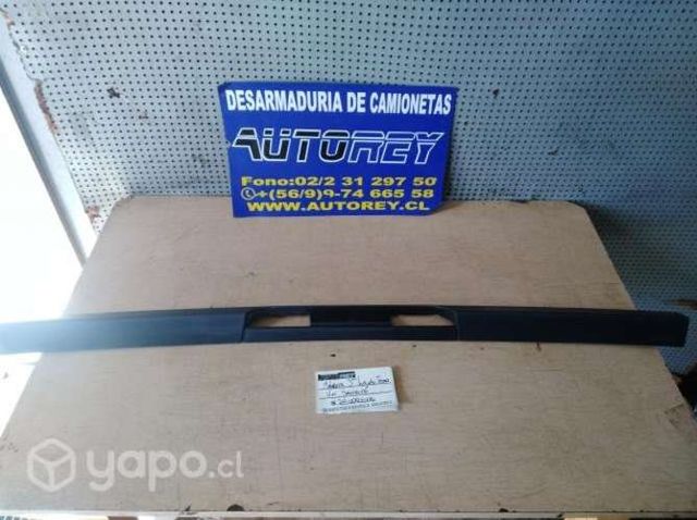 Moldura tras techo tercera luz de freno VW Saveiro