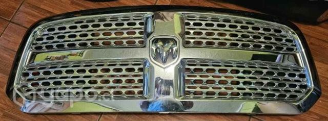Mascara Dodge Ram 1500 2018 2020 original impecabl