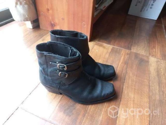 Zapatos de Huaso 40 y 41 dos pares cuero y zuela