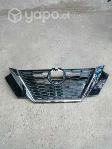 Mascara nissan sentra 2021-2022-2023 original