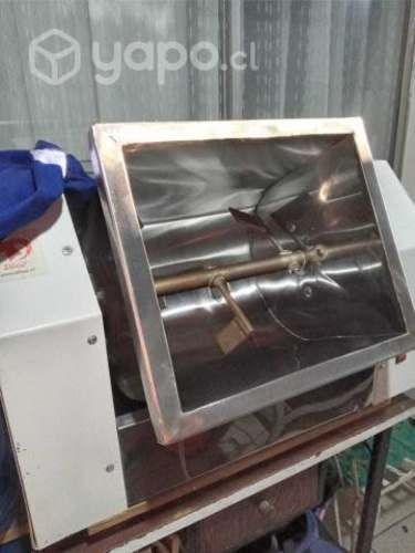 Revolvedora eléctrica de 12 a 15 kilos