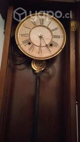 Antiguo reloj año 1800