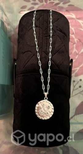 Cadena bañada en plata