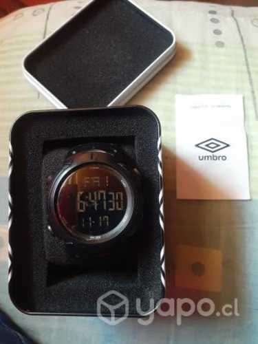 Reloj Umbro original con caja metálica