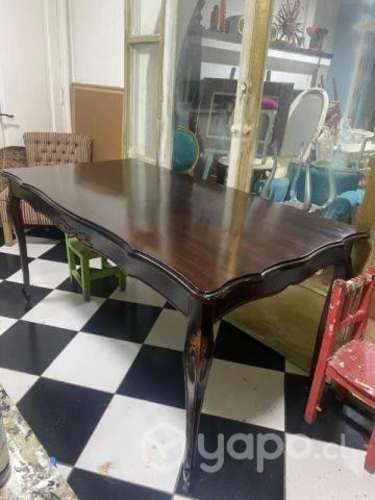 Mesa de comedor Normando.