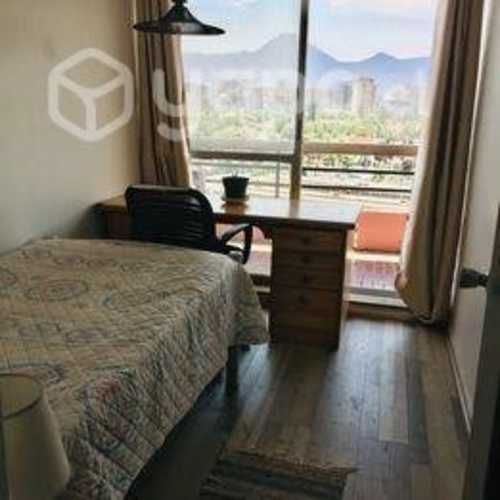 Pieza con baño privado a MUJER en Las Condes