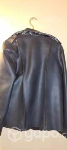 Chaqueta cuerina negra usada $conversable