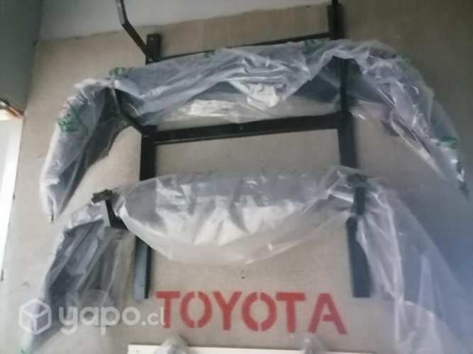 Parachoque trasero yaris echo 2003 al 2005