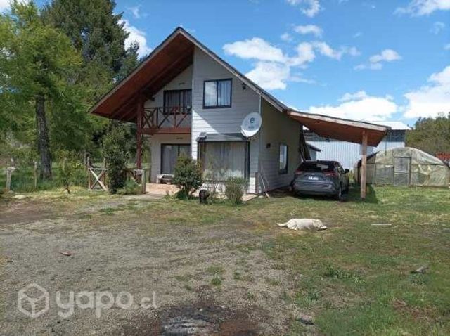 Vendo casa a orilla de carretera, con salòn