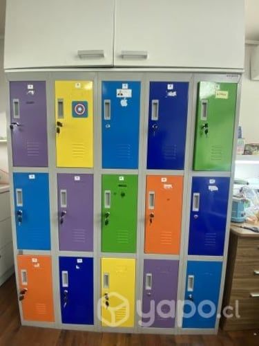 Lockers multicolor 15 puertas marca Maletek