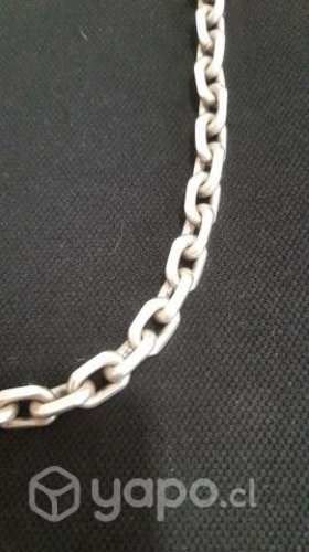 Cadena de plata con eslabones forjados