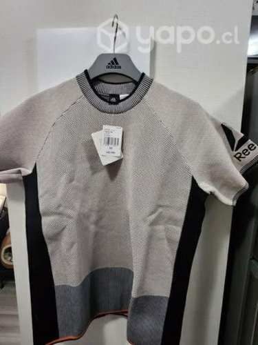 Polera deportiva rebook