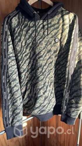 Poleron volcom talla L