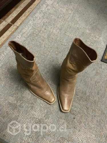 Botas cuero