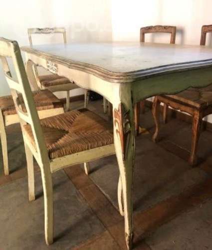 Comedor provenzal con cinco sillas 1.67 largo x 89
