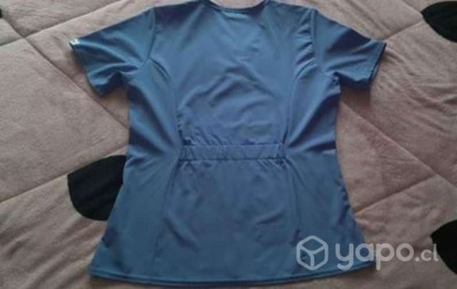 Uniforme usado como nuevo Tens