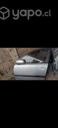 Puerta delantera izquierda kia rio 5 2009