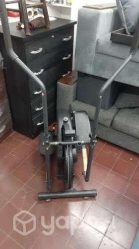 Bicicleta de ejercicio y elíptica