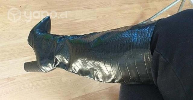 Botas largas cuerina talla 40