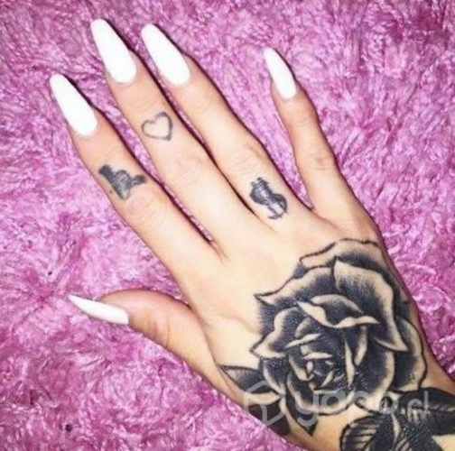 Uñas acrílicas y poligel