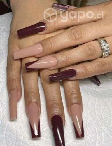 Uñas acrílicas y poligel