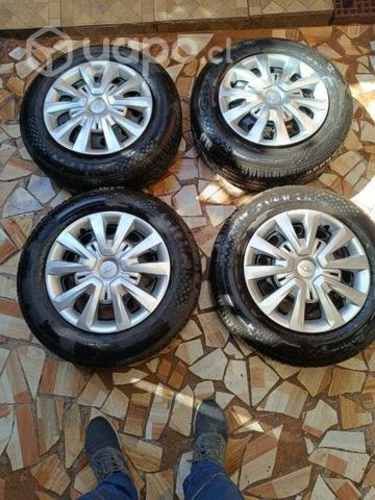 Llantas con neumático nuevos