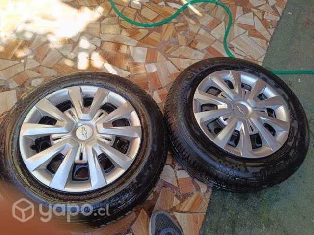 Llantas con neumático nuevos