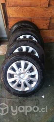 Llantas con neumático nuevos