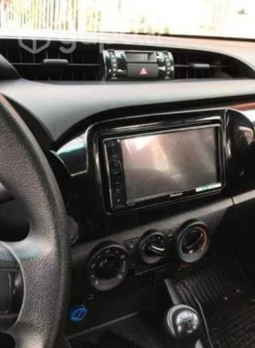 Toyota Hilux Revo consola + Radio Pioneer Carplay