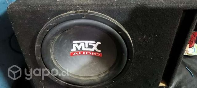 Bajo más amplificador