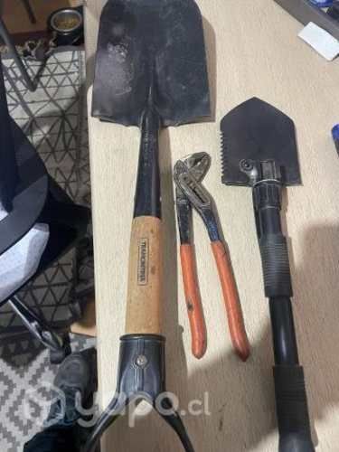 Palas nuevas de camping y jardinería alicate