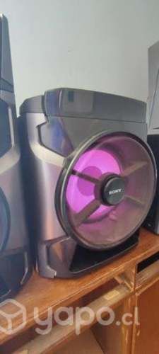 Minicomponente Sony Parlantes Con Led Multicolor Y