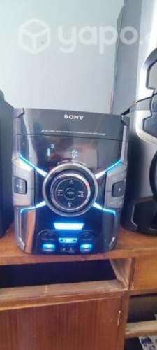 Minicomponente Sony Parlantes Con Led Multicolor Y