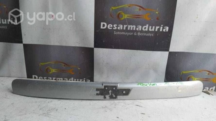 Moldura portalon tracker 2012 a 2018. 2.1