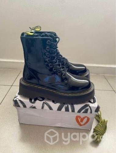 botas negras